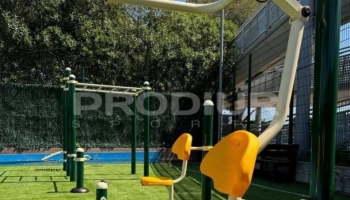 PARQUE CALISTENIA Y BIOSALUDABLE EN BARCELONA